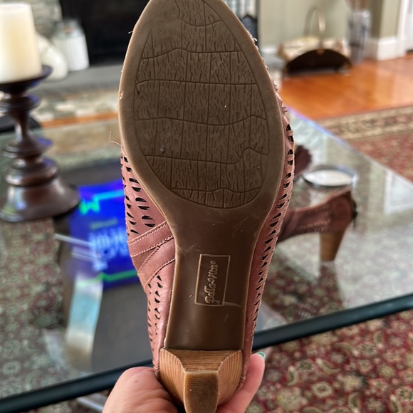 Women’s sandles size 6 - Picture 2 of 2